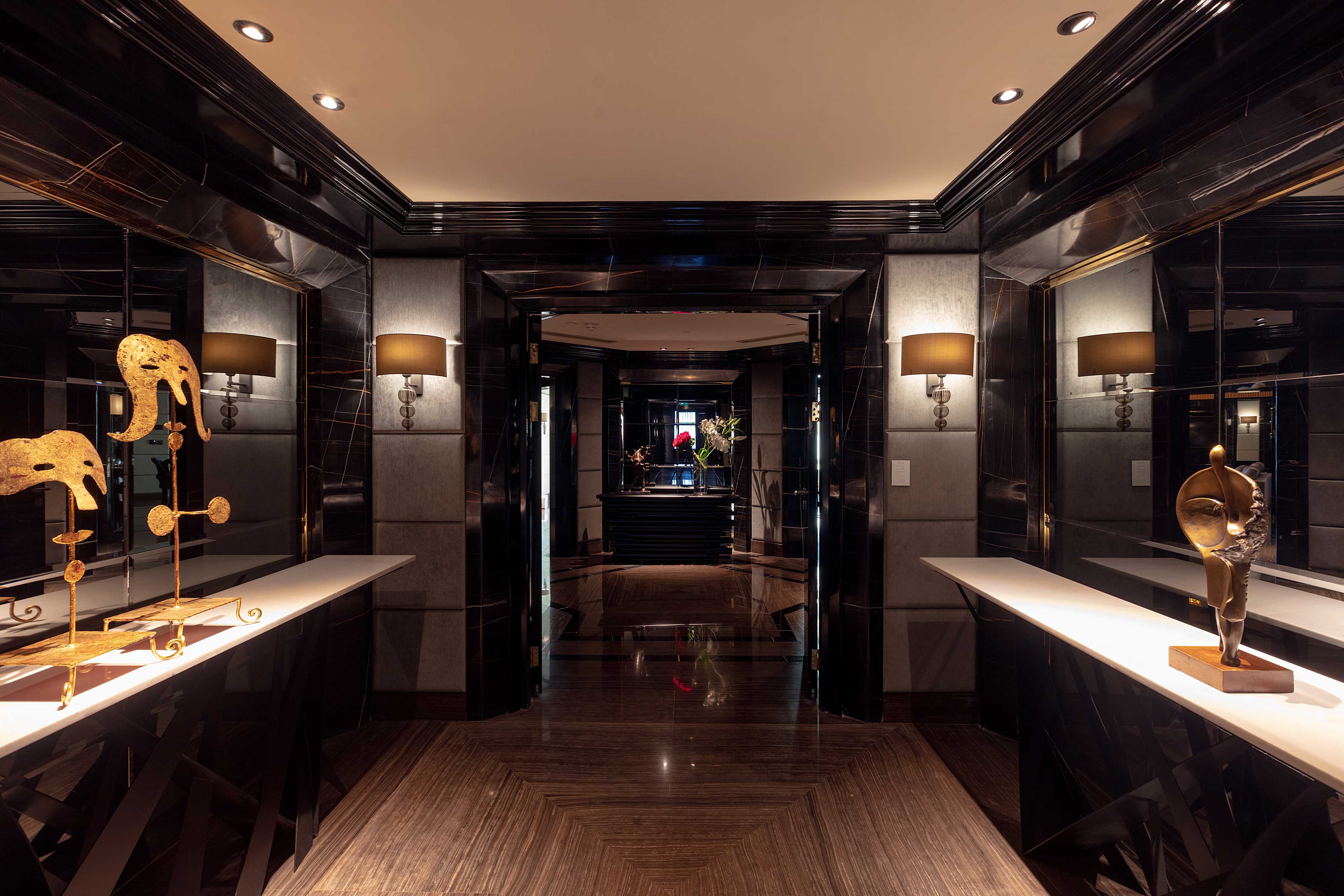 Royal and Owners Suites - Image 3